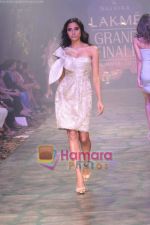 Model walk the ramp for Gauri Nainika show at Lakme Fashion Week 2011 Day 5 in Grand Hyatt, Mumbai on 15th March 2011 (94).JPG